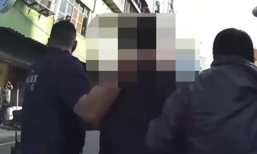 高雄檳榔攤闆娘遭砍狂喊「救命！」　兇嫌帶刀束帶預謀行兇