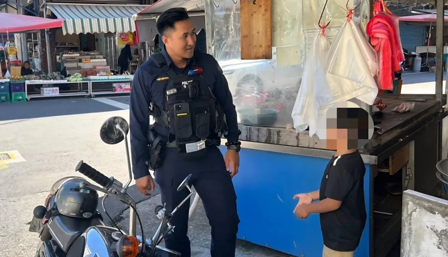 7歲男童遭誤丟包關山市場！　見爸媽第一句：我還在這邊欸
