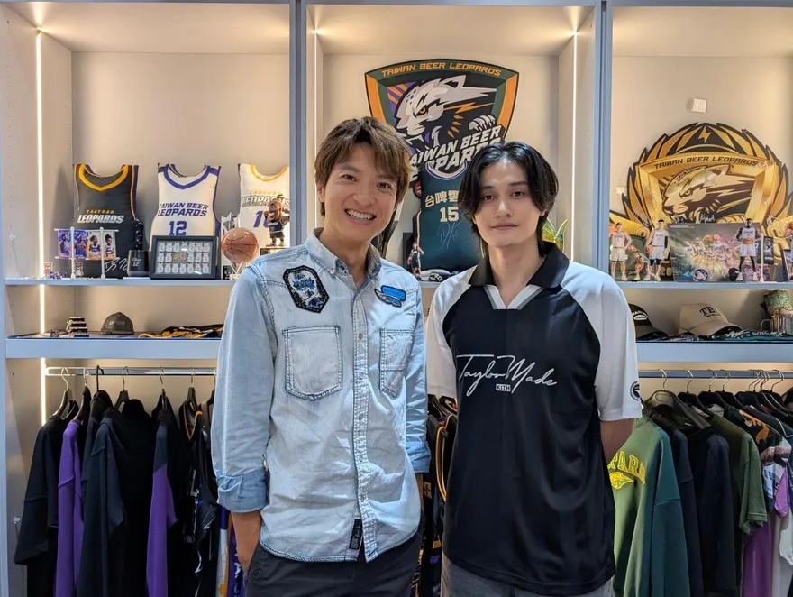 小豪出任務/台啤永豐雲豹球星高錦瑋簽長約首件事：捐出300萬回饋「第二個家」善牧兒童之家