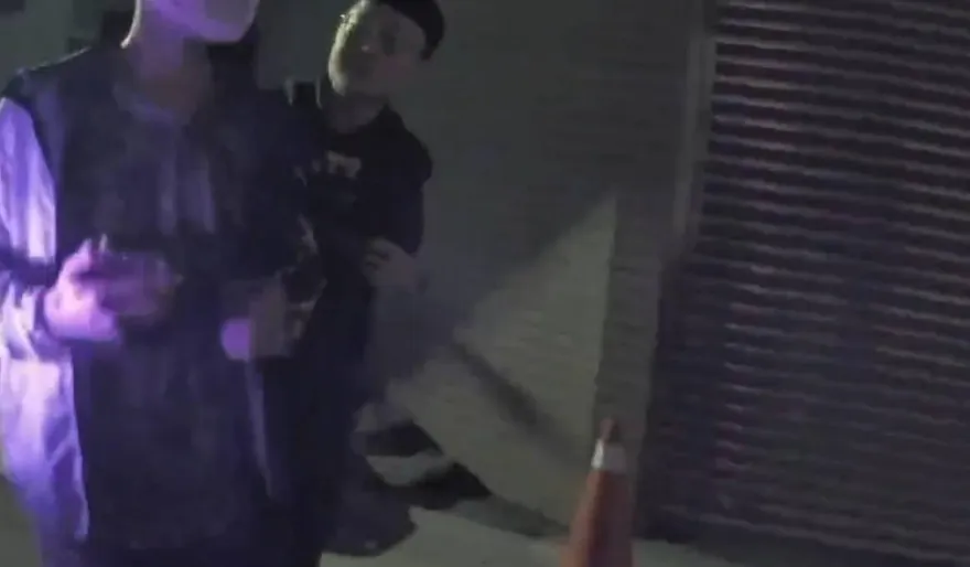 影/6案通緝犯遇警盤查稱「嚇到我了」下一秒逃跑　警壓制