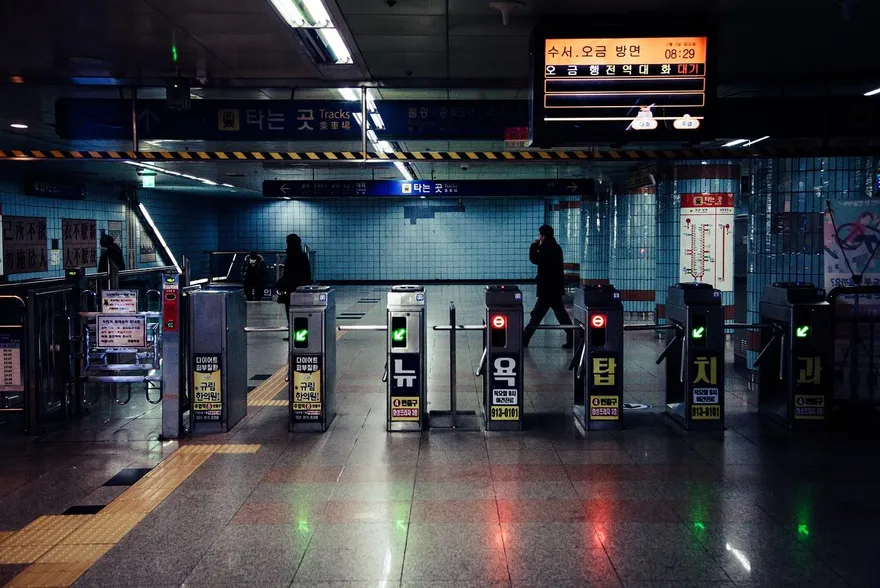 勞資徹夜談判達成協議　工會宣布首爾地鐵9號線取消罷工