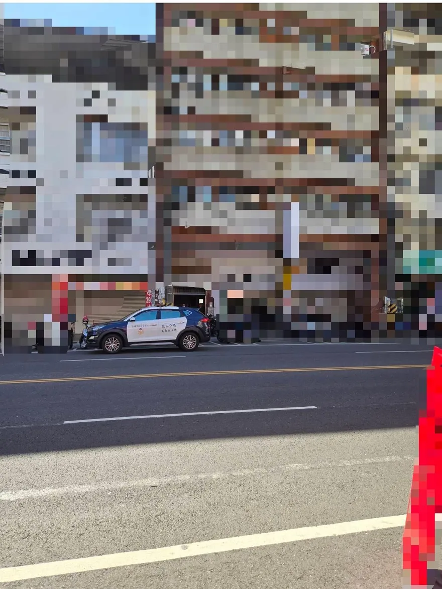 高雄孤獨死飄異味！里長警覺報警破門　62歲男氣絕身亡多時