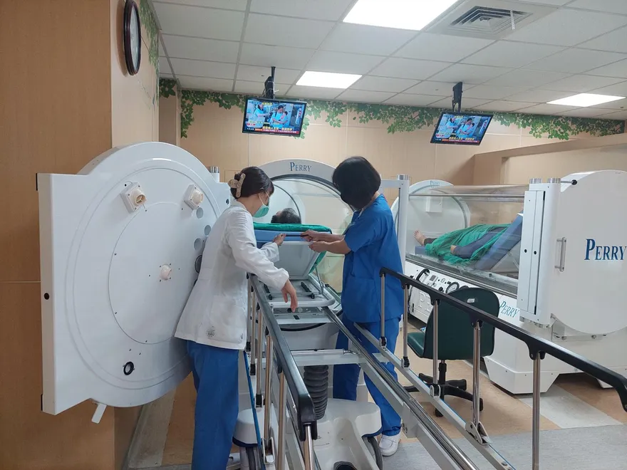 苗栗5大學生租屋處「一氧化碳中毒」　高壓氧治療脫險