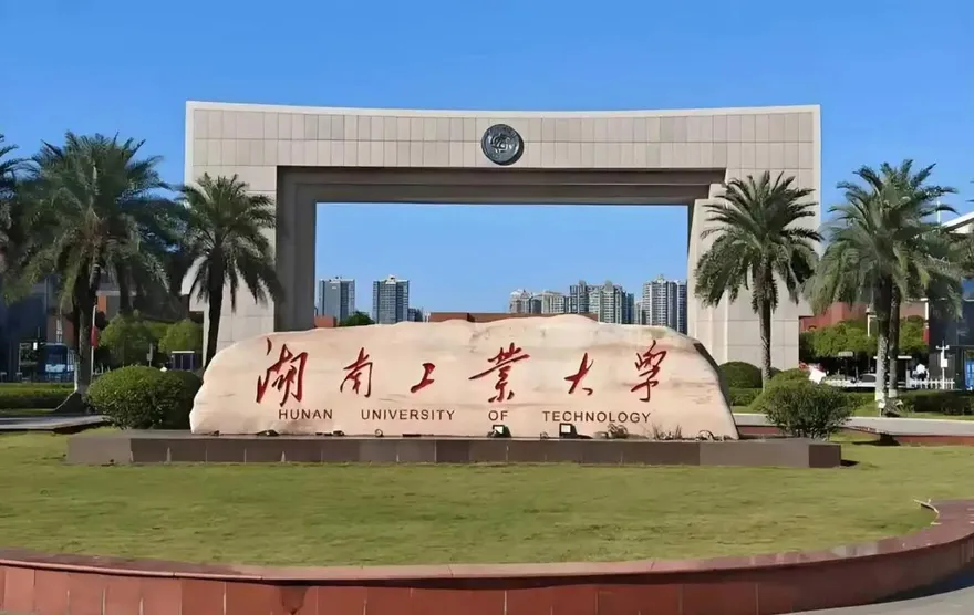 畢業20多年告母校多收1.7萬學費　陸女要求「退一賠十」判決出爐