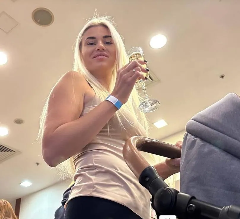 這款母親！俄網紅把10歲兒塞真空袋拍片　稱「只是好玩」遭調查