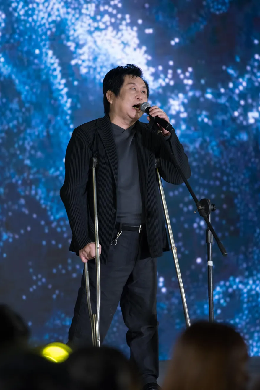 控深圳機場對殘疾人沒人性！鄭智化：文明野蠻無法溝通