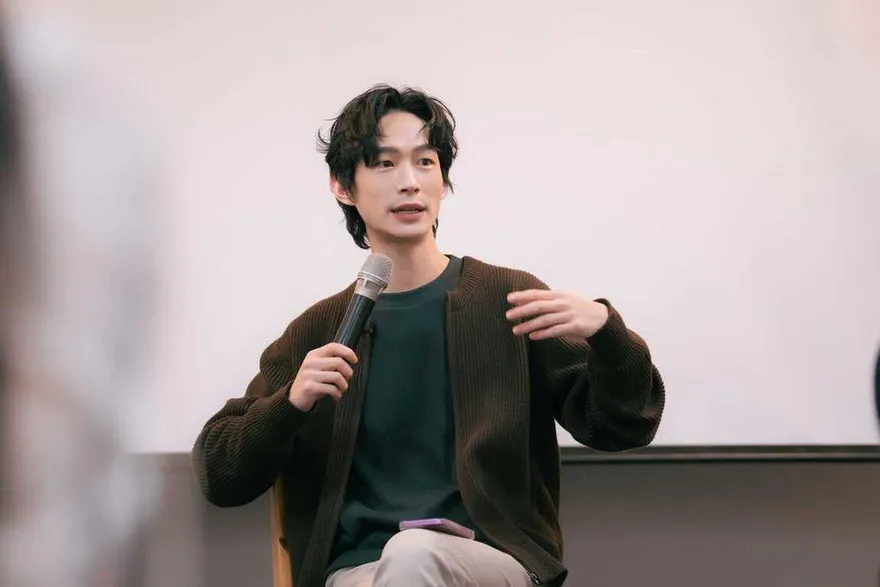 17歲就奪金鐘影帝！黃河苦學台語　當講師吐內幕