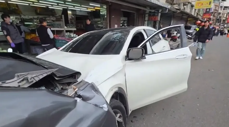 影/奪命車禍！基隆毒駕男暴衝撞11車　婦遭高速撞死