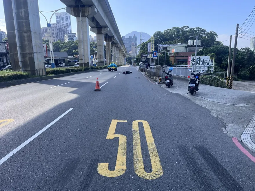 淡水死亡車禍！54歲女護理師追撞「無照男」　頭部重創不治