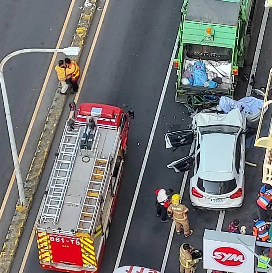 悲慘殉職！台南清潔隊員遭撞「慘死垃圾車尾」同事痛哭