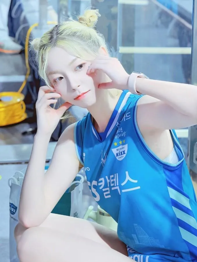 台灣女孩TinTin闖韓啦啦隊　與傳奇前輩徐賢淑同台