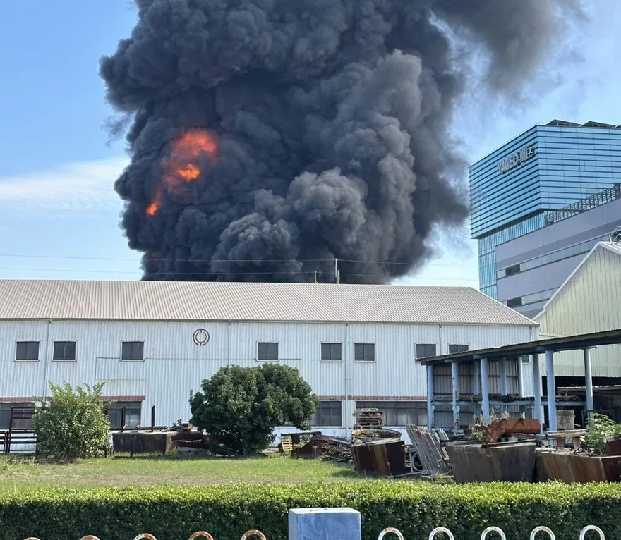 影/大發工業區工廠大火是人為疏失！市府開鍘最高罰500萬