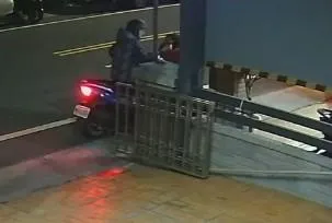 失智嬤日剝200斤蒜頭！　26歲啃老孫討錢不成狠「扯髮K頭」