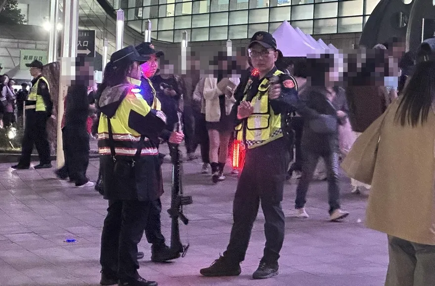 隨機殺人案引恐慌！宇宙人今晚登小巨蛋開唱　警方備長槍加強維安