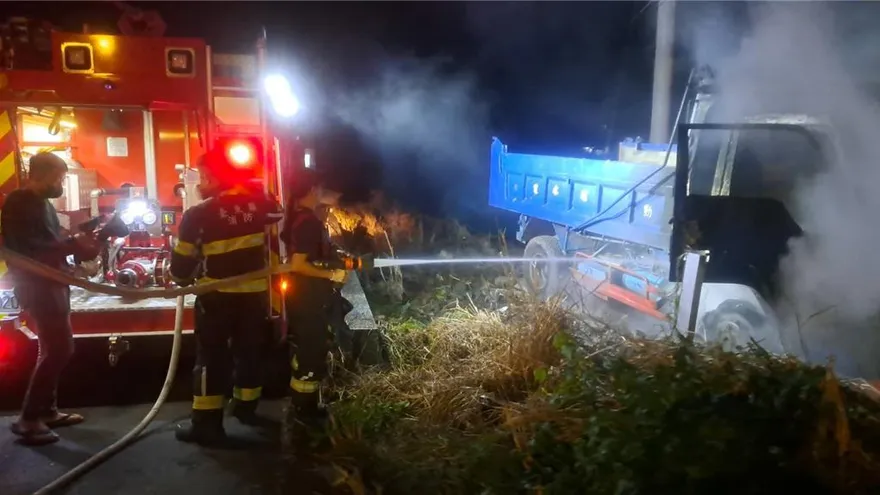 台東1日連2燒！怪手、貨車都毀爛　慘烈畫面直擊