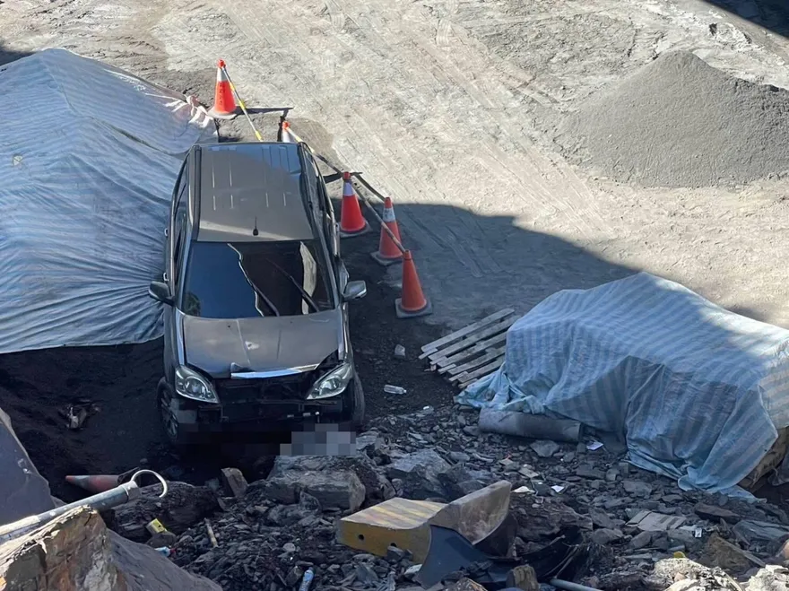 影/疑視線不佳！男駕車滑落明霸克露橋邊坡　警消急救援