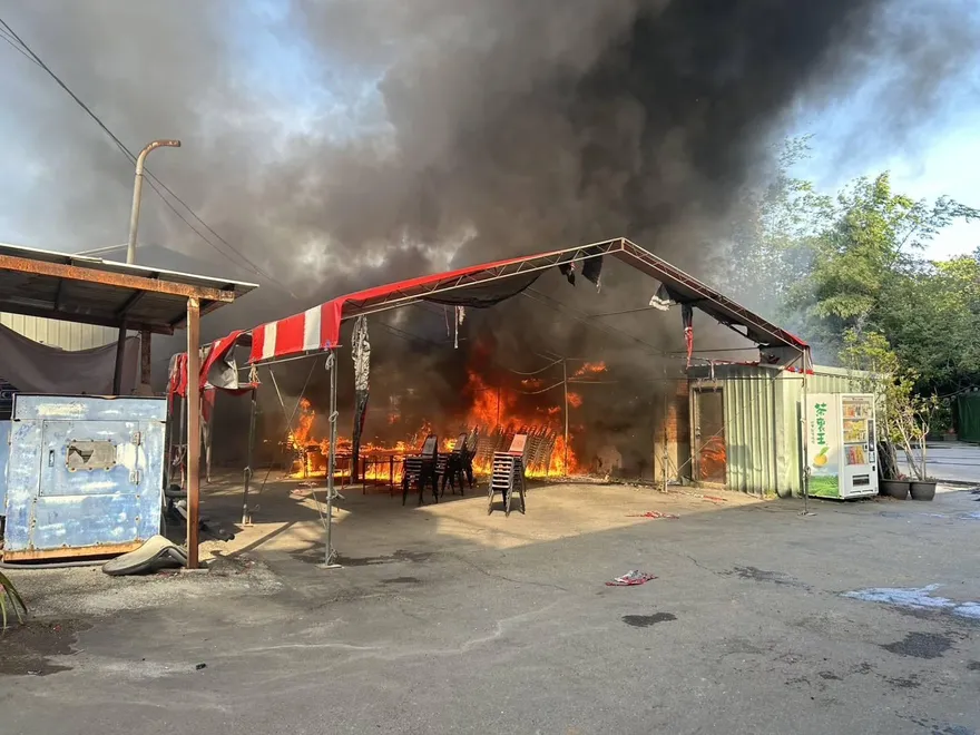 影/辦桌辦到火燒厝？彰化「工廠門口大火」