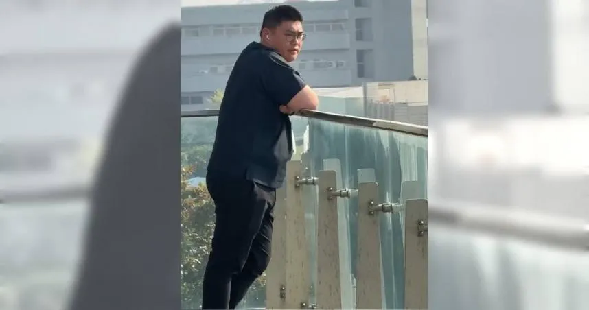 「白博士」空降海委會年薪破百萬　基層爆：整天躲天台講電話