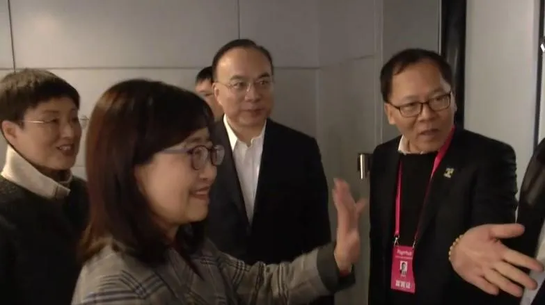 林奕華率北市團抵達上海市　副秘書長朱民、市台辦主任金梅接機