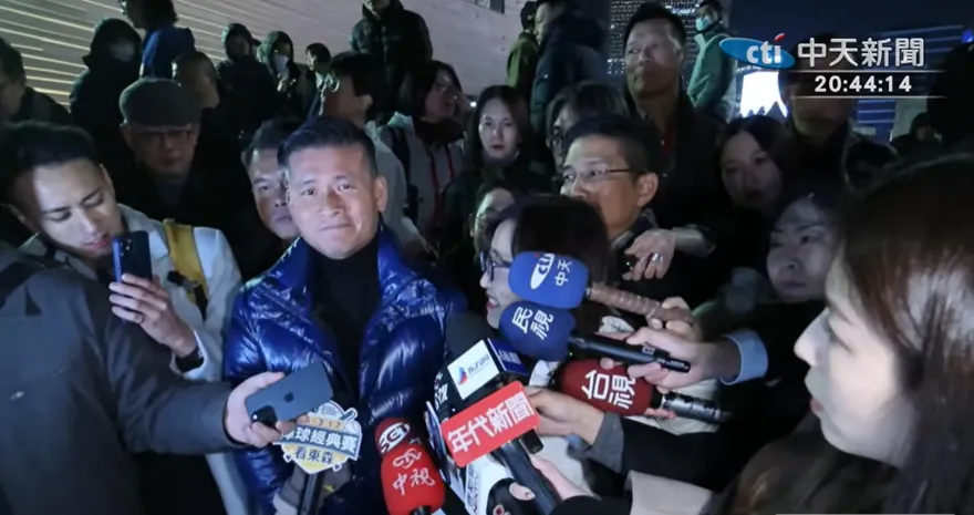 喊話蔣萬安雙城論壇反應解放軍機繞台　他一句話反擊梁文傑