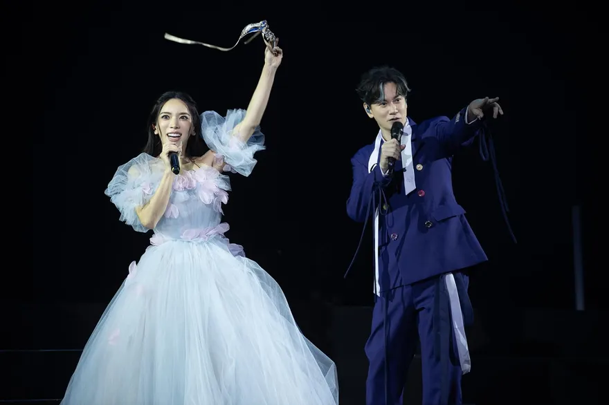 直擊/李聖傑攻蛋Day2！唱一半神秘女子突登台　驚人身份曝：5年前就認識