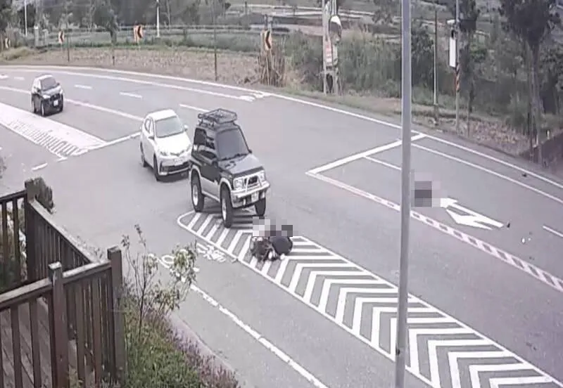 影/花蓮60歲女騎士「切西瓜」橫跨快車道　遭撞重創不治