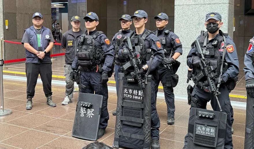 北市府跨年晚會維安層級升級　信義警全副武裝戒備