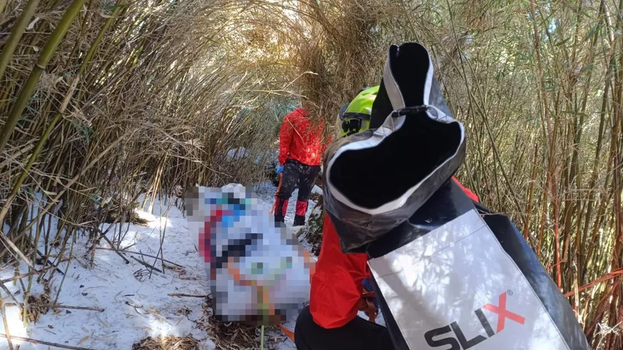 影/匹匹達山失溫奪命　40歲罹難男子遺體今吊掛下山