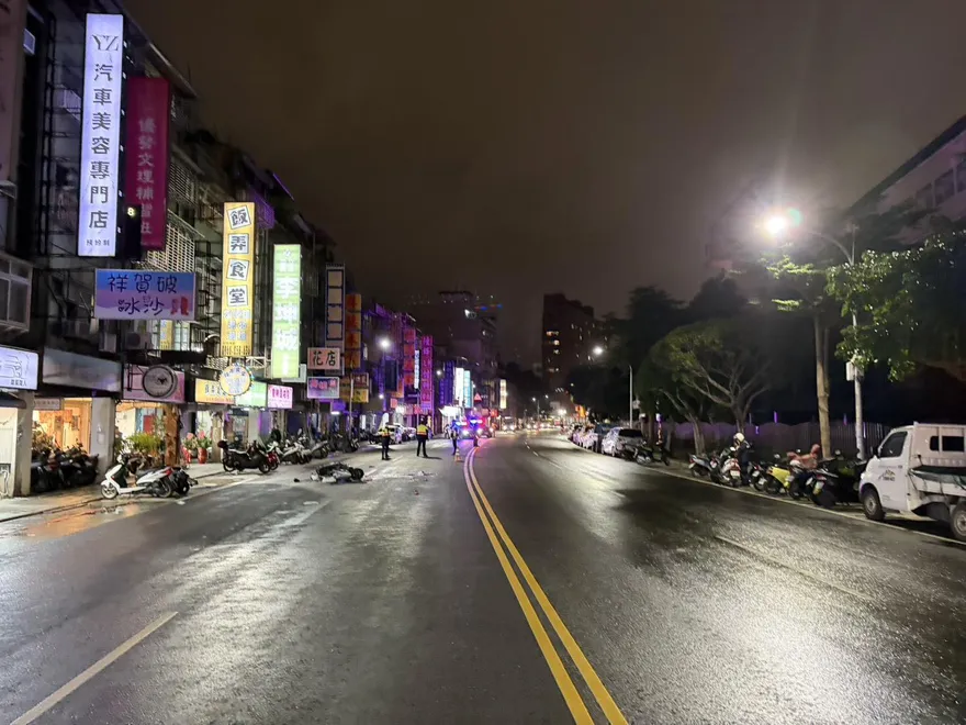 行人疑未依規定穿越馬路！三重晚間嚴重車禍釀多傷「1人無呼吸心跳」