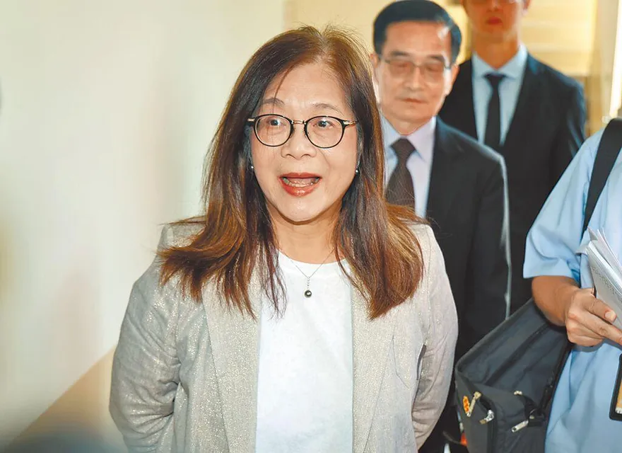 鍾佳濱大翻車！護航管碧玲轟「認知作戰」網全炸鍋