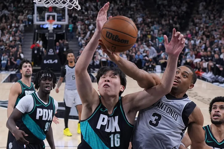 NBA/楊瀚森10分鐘送雙鍋震撼全場！拓荒者作客力退馬刺奪2連勝