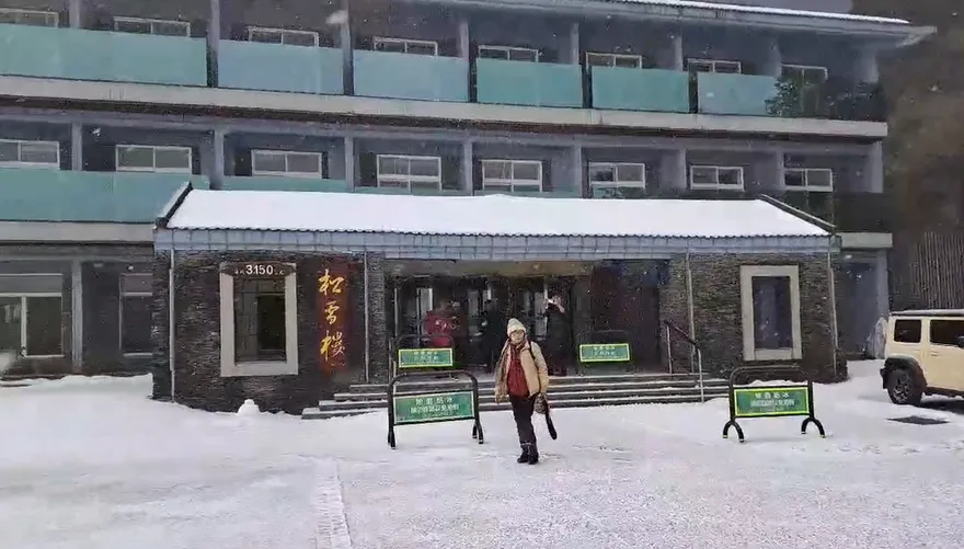 影/合歡山松雪樓降冰霰　台14甲翠峰至大禹嶺下午封閉