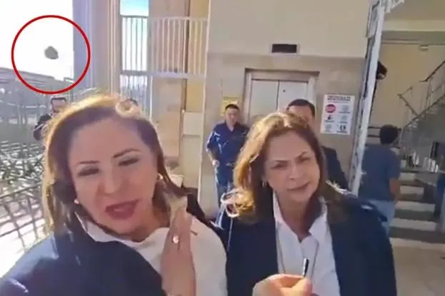 影/宏都拉斯議員遭攻擊！身後飛來炸彈「距離數公分爆炸」背部浴血