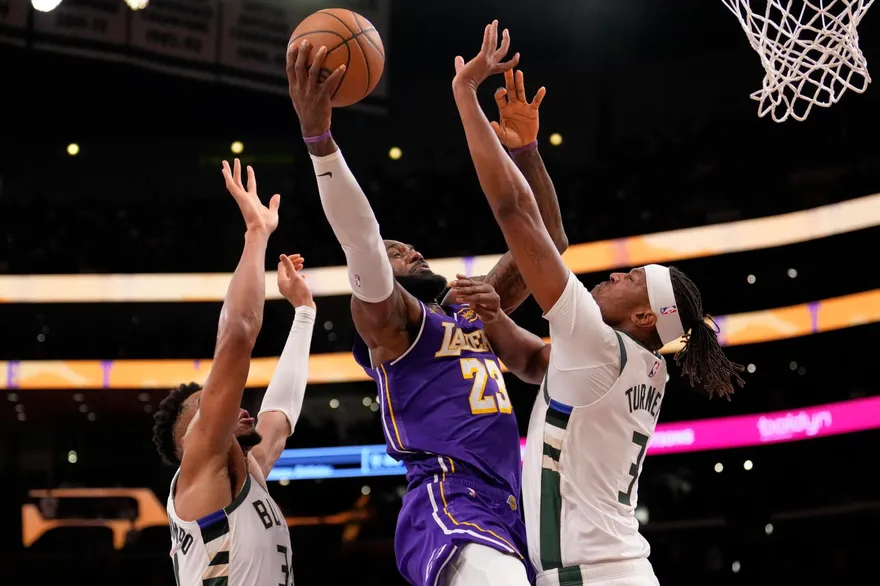 NBA/湖人致命失誤太冤？詹皇曬照不滿被打手