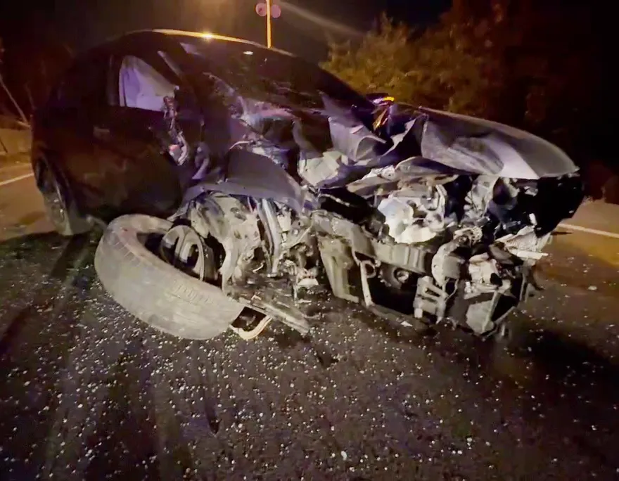 影/雲林驚見毀滅性事故！「車撞成鐵麻花、電桿斷」慘烈直擊