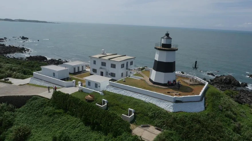 富貴角燈塔暫別遊客！航港局：1/15起封閉園區整修