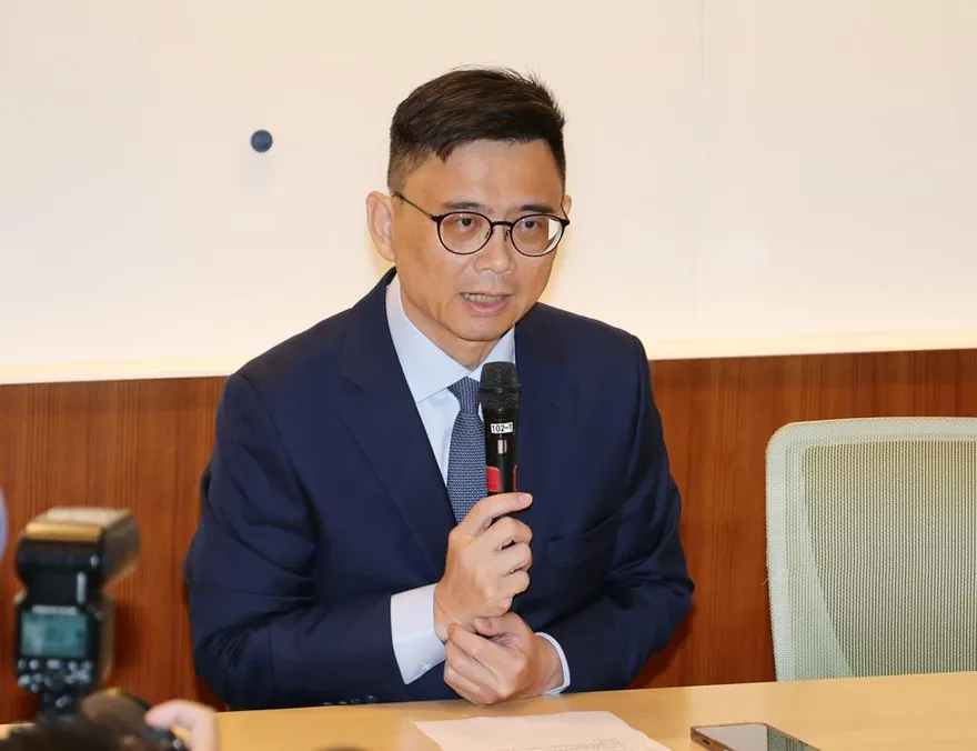 賴瑞隆慘了！陳揮文翻出「勵志黑歷史」酸爆：偽造文書的選高雄市長