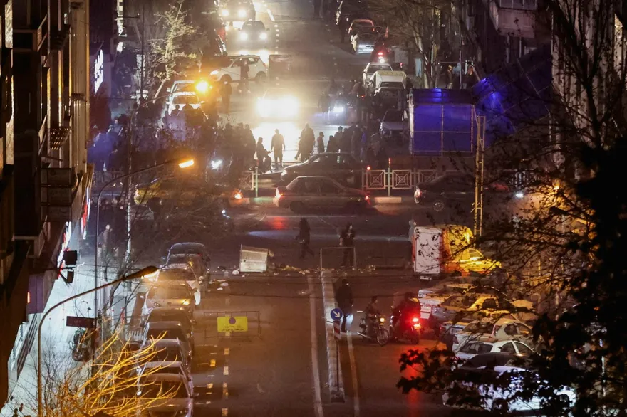 伊朗鎮壓示威民眾！　維權人士稱已「至少7千死」