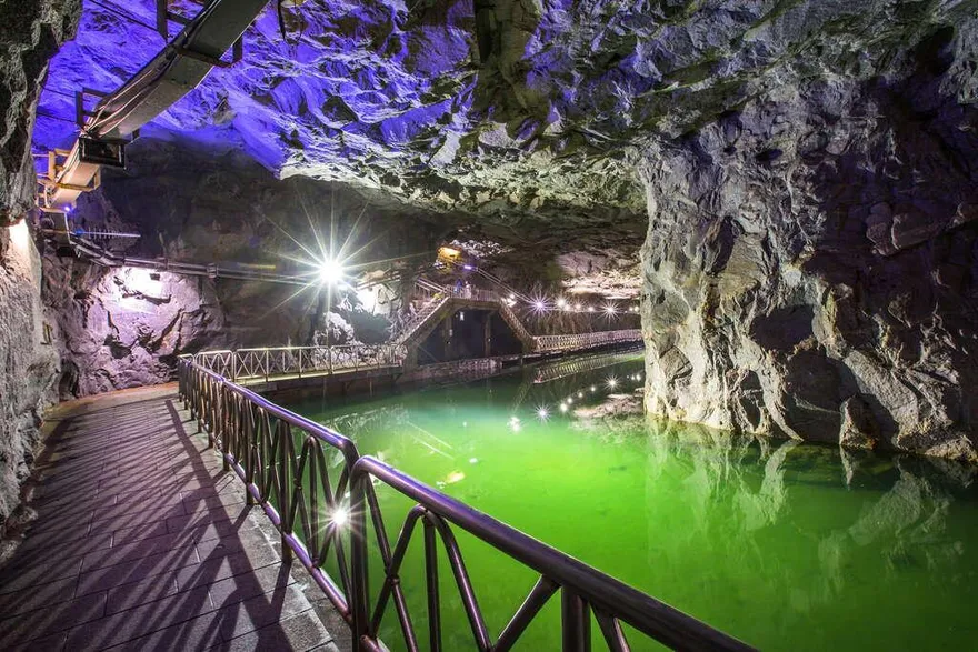 探索戰地風情！金門3大必訪景點　翟山坑道震撼人心