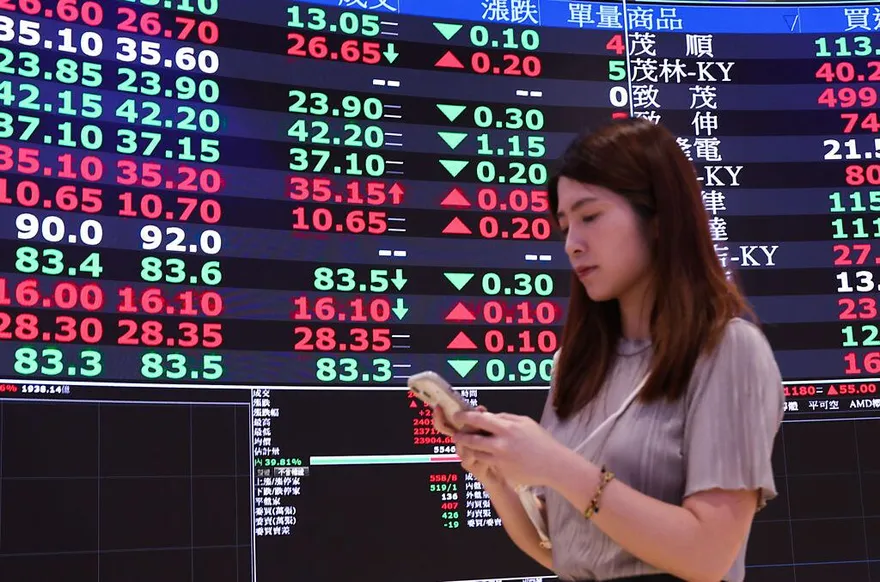 台股噴了！台美關稅15%拍板  「17檔最強黑馬股」外資搶翻