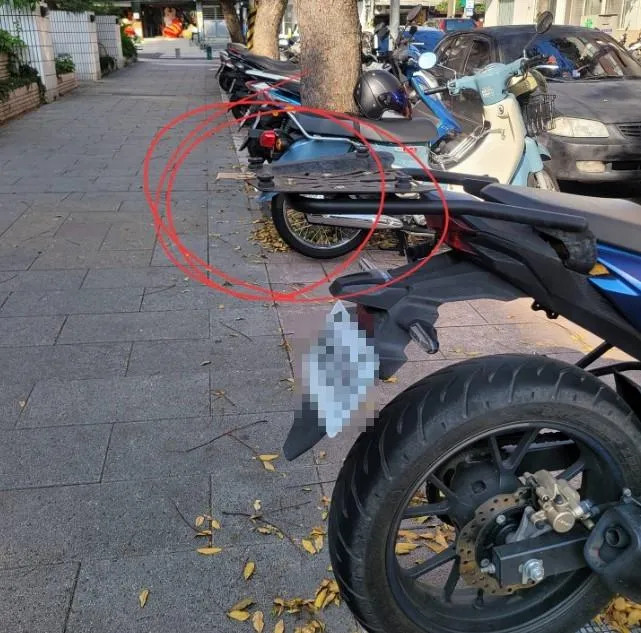 4歲童撞機車改裝架血流滿面　母怒：差點刺傷眼睛