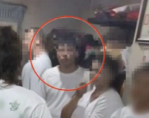 影/「37刀弒親」蔥油餅逆子正面曝光　已搭小黃去南部