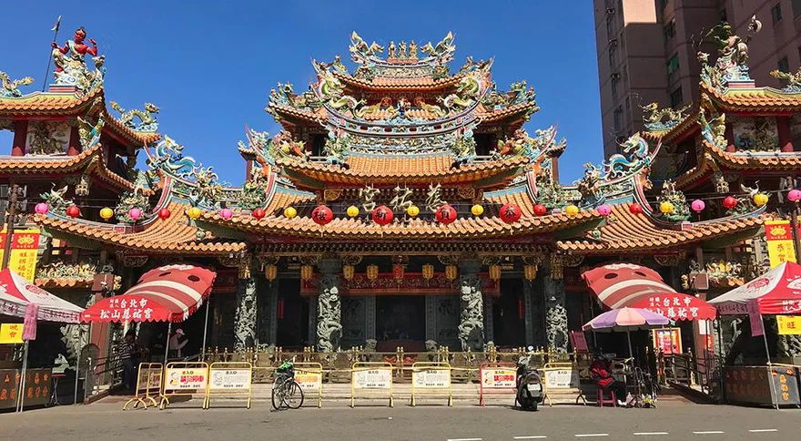 松山慈祐宮除夕鳴鐘守夜　饒河夜市大啖米其林美食