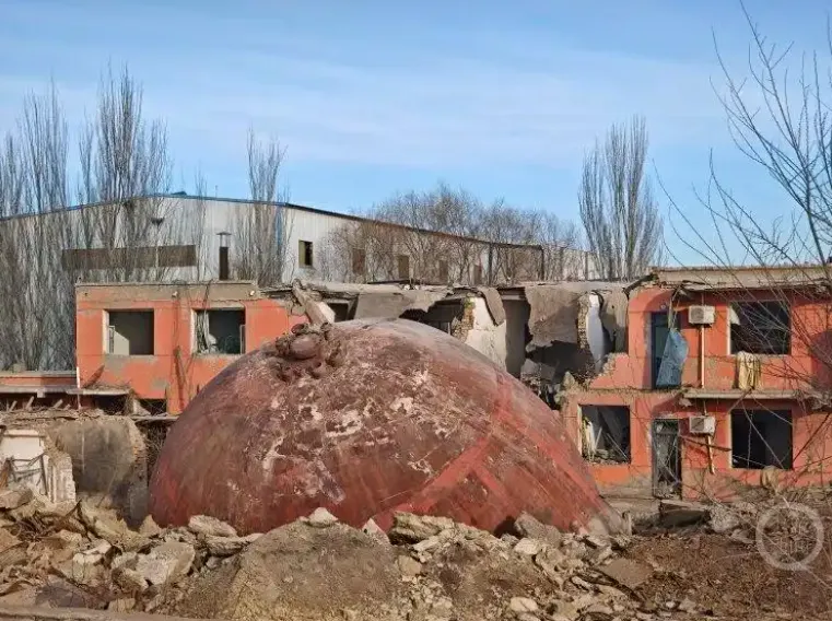 內蒙鋼材廠爆炸增至9死　工人被氣浪掀飛、巨大鐵球噴出砸塌樓