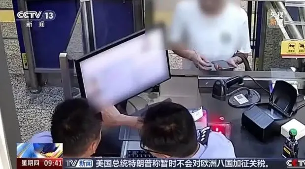 以為長得像能過關？雙胞胎冒用證件出境　陸邊檢靠一顆痣當場識破