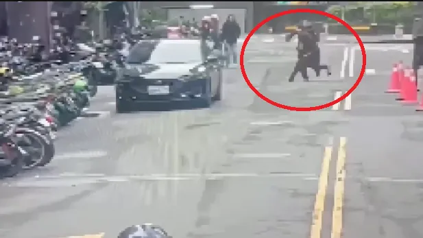 影/才被通緝！他隔天吃個早餐「衰遇警察」　逃亡一日送入監