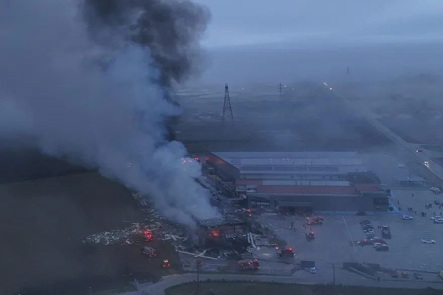 希臘餅乾工廠爆炸引發大火　釀3死7傷另有2人下落不明