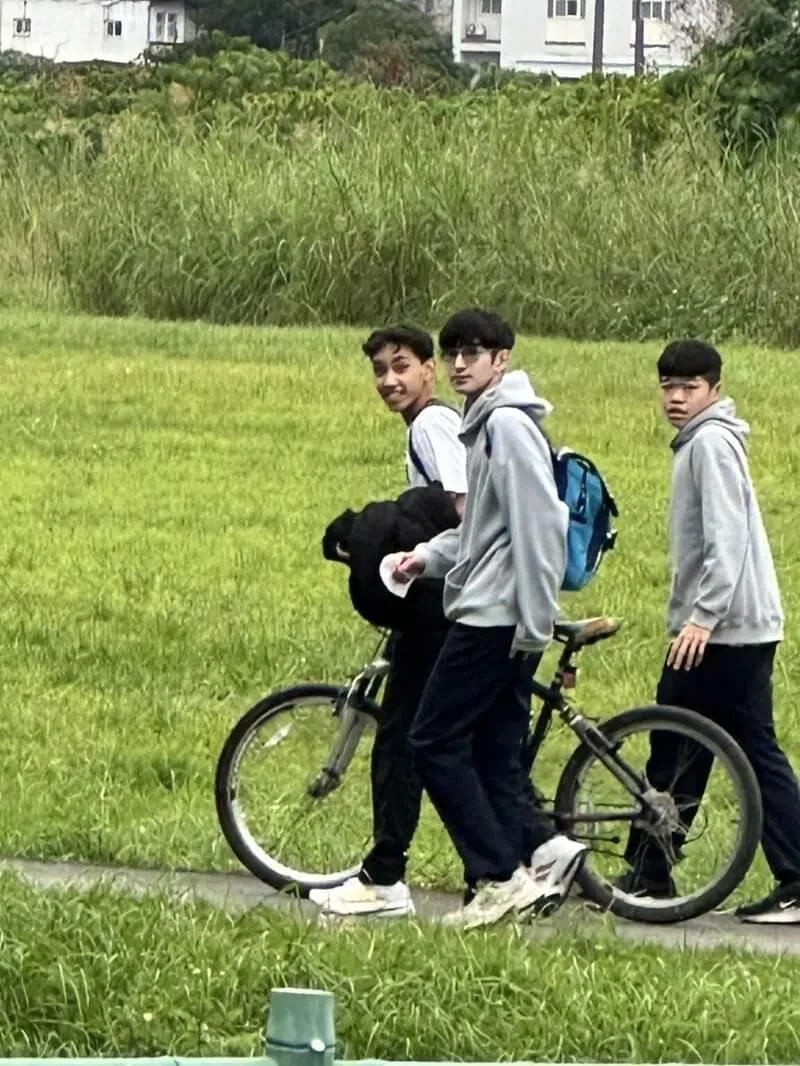 宜蘭國中生幫受傷老人叫救護車！　超暖畫面曝萬人按讚