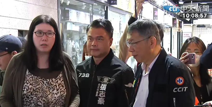 柯文哲發春聯遇陳情！「學妹」激動喊：買不起台北房子