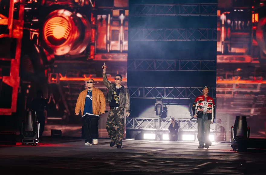 頑童新年曝喜訊！預告6月高雄巨蛋開唱　瘦子嗨喊：高雄見